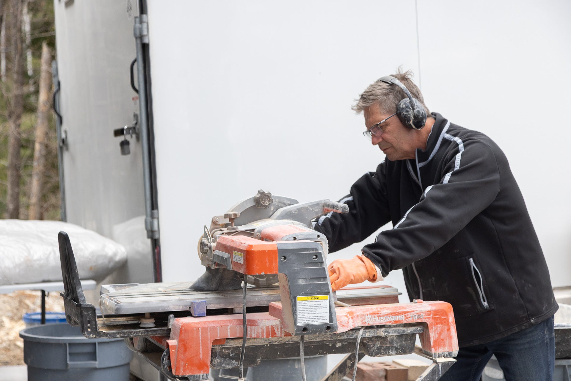 Master mason Kari Rale building a masonry oven