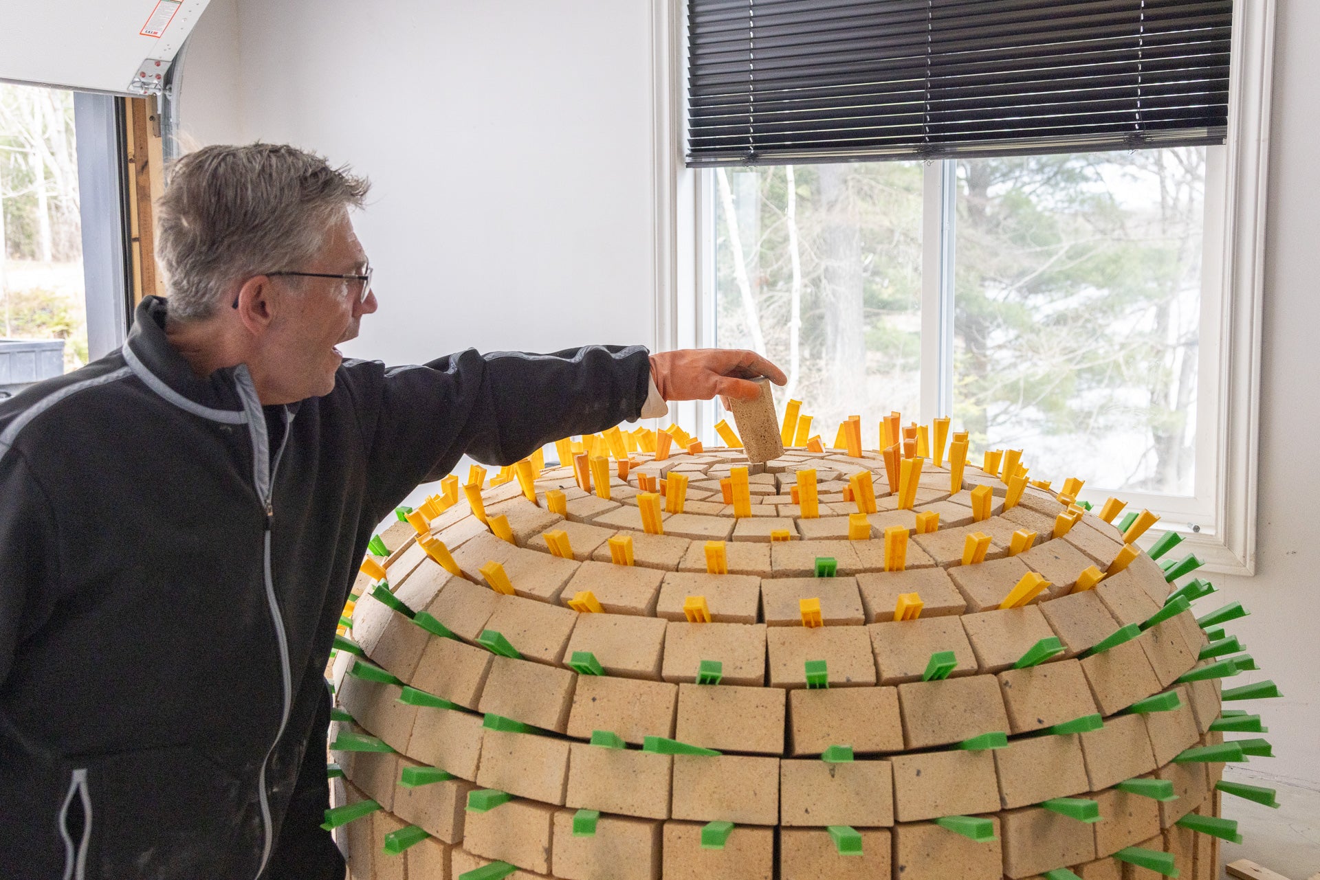 The masonry oven dome under construction